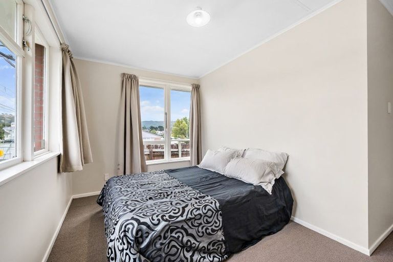Photo of property in 49 Astrolabe Street, Cannons Creek, Porirua, 5024