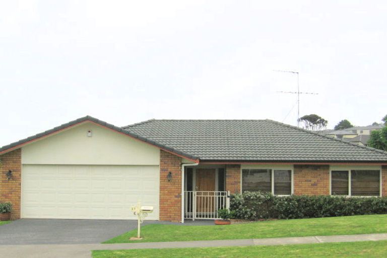 Photo of property in 27 Ponderosa Drive, Oteha, Auckland, 0632