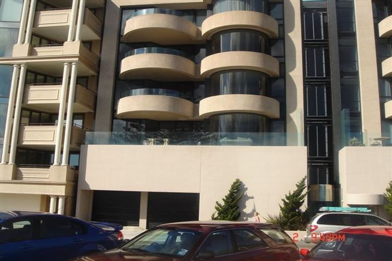 Photo of property in 9/310 Oriental Parade, Oriental Bay, Wellington, 6011