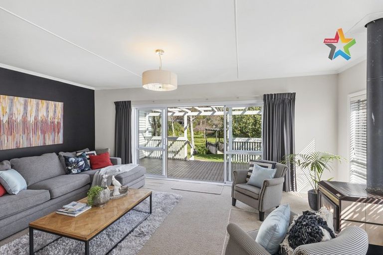 Photo of property in 17 Tawhai Street, Stokes Valley, Lower Hutt, 5019