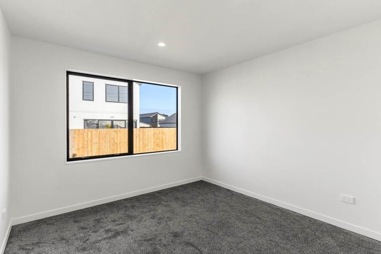Photo of property in 43 Puwha Street, Massey, Auckland, 0614