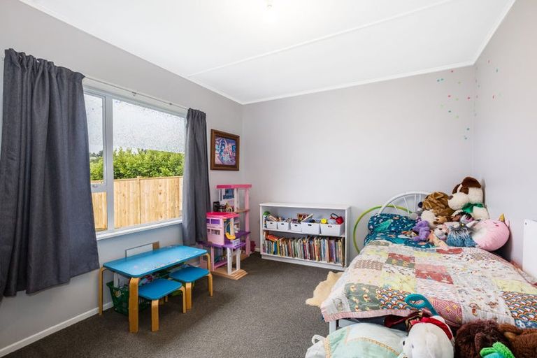 Photo of property in 32 Ruthven Road, Wainuiomata, Lower Hutt, 5014