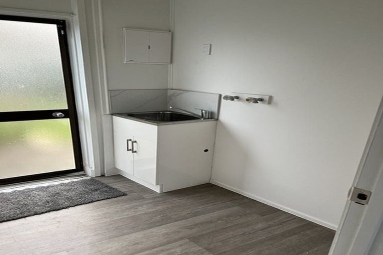 Photo of property in 15 Oreil Avenue, West Harbour, Auckland, 0618