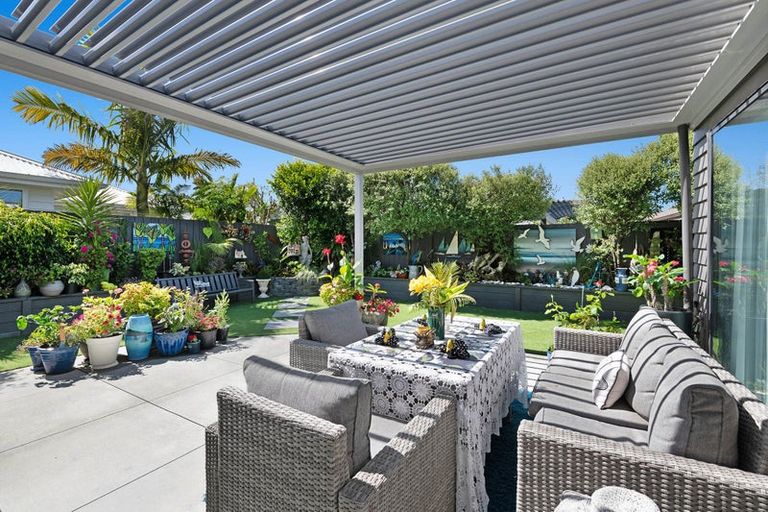 Photo of property in 6 Trevally Place, Snells Beach, 0920