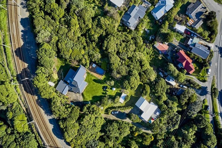 Photo of property in 5 Te Pari Pari Road, Pukerua Bay, 5026