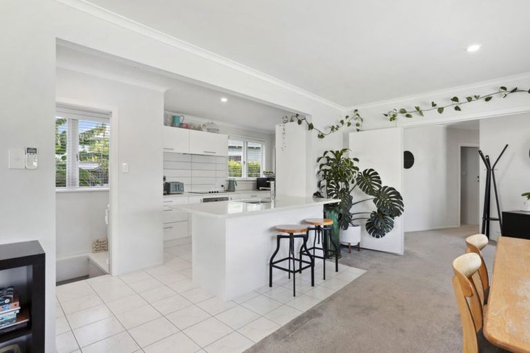 Photo of property in 11 Tahi Terrace, Glen Eden, Auckland, 0602