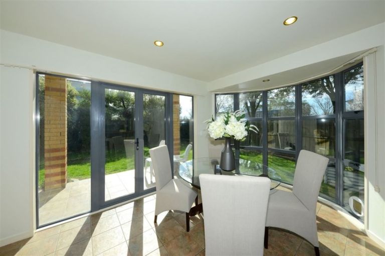 Photo of property in 382a Memorial Avenue, Burnside, Christchurch, 8053