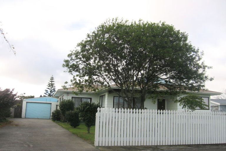Photo of property in 3 Chatsworth Place, Highbury, Palmerston North, 4412