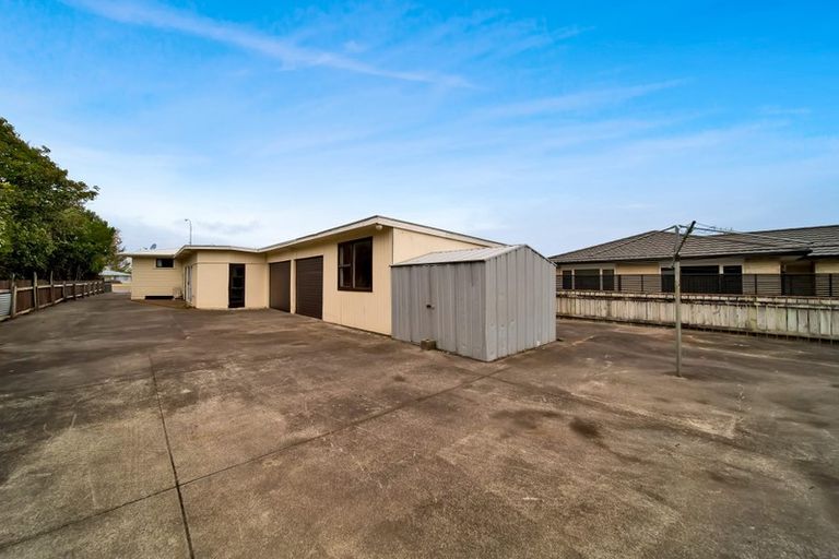 Photo of property in 195 Waihi Road, Hawera, 4610