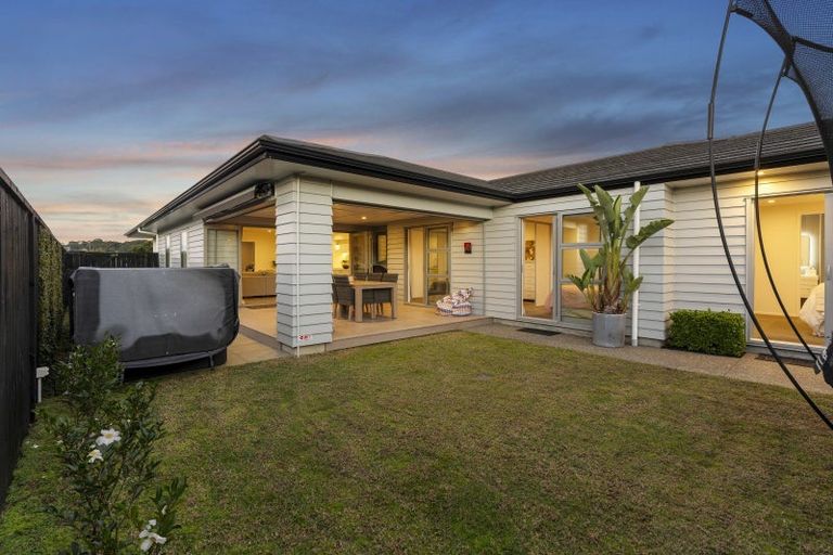 Photo of property in 71 Pohutukawa Parade, Riverhead, 0820