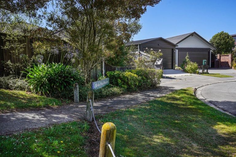 Photo of property in 6 Grove Place, Rangiora, 7400
