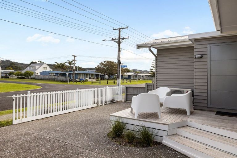 Photo of property in 220a Ocean Road, Whangamata, 3620