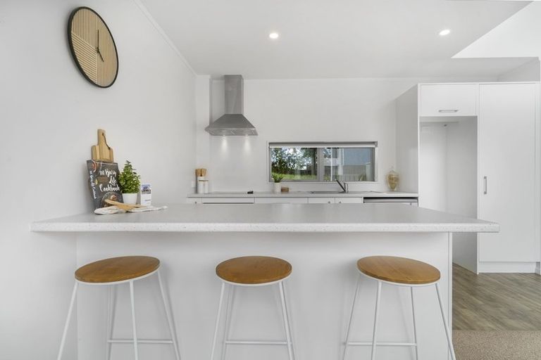 Photo of property in 31 Reynolds Place, Papamoa Beach, Papamoa, 3118