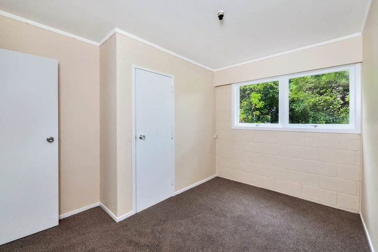 Photo of property in 25 Poinsettia Place, Henderson, Auckland, 0610