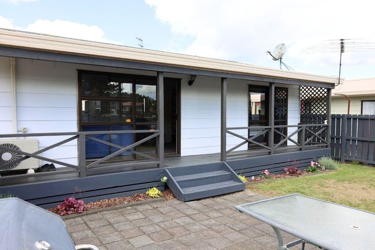 Photo of property in 4/7 Settlement Road, Papakura, 2110