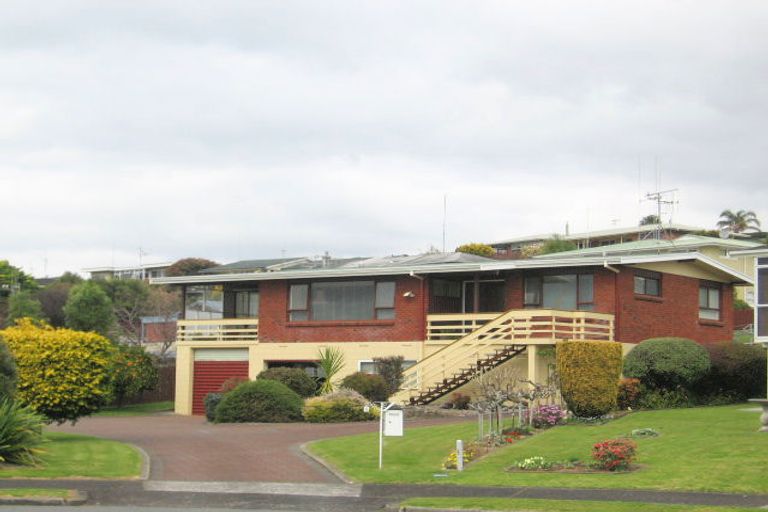 Photo of property in 8 Carol Place, Otumoetai, Tauranga, 3110