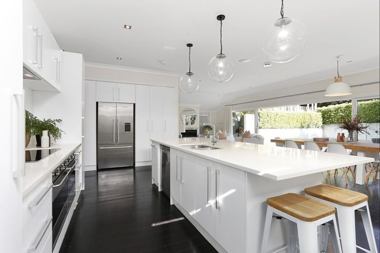 Photo of property in 24 Richmond Avenue, Northcote Point, Auckland, 0627