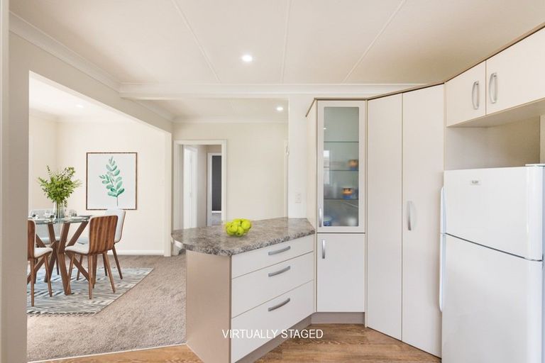 Photo of property in 17 Botanical Road, Takaro, Palmerston North, 4412