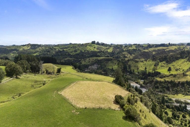 Photo of property in 1 Takapari Road, Pohangina, Ashhurst, 4884