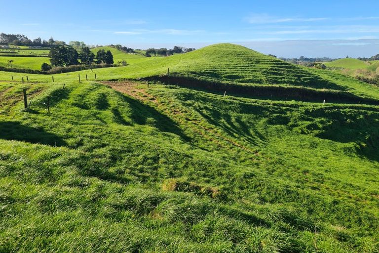 Photo of property in 801 Mangorei Road, Mangorei, New Plymouth, 4371