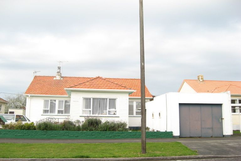 Photo of property in 17 Clinton Street, Fitzroy, New Plymouth, 4312