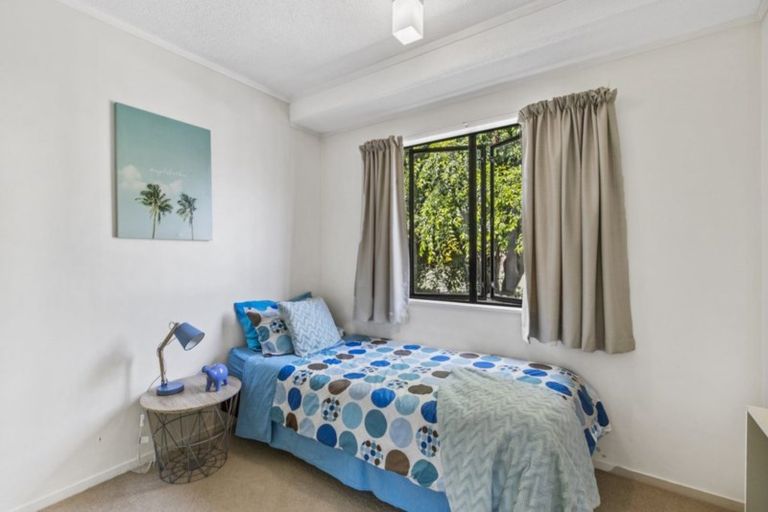 Photo of property in 105 Wattle Farm Road, Wattle Downs, Auckland, 2103