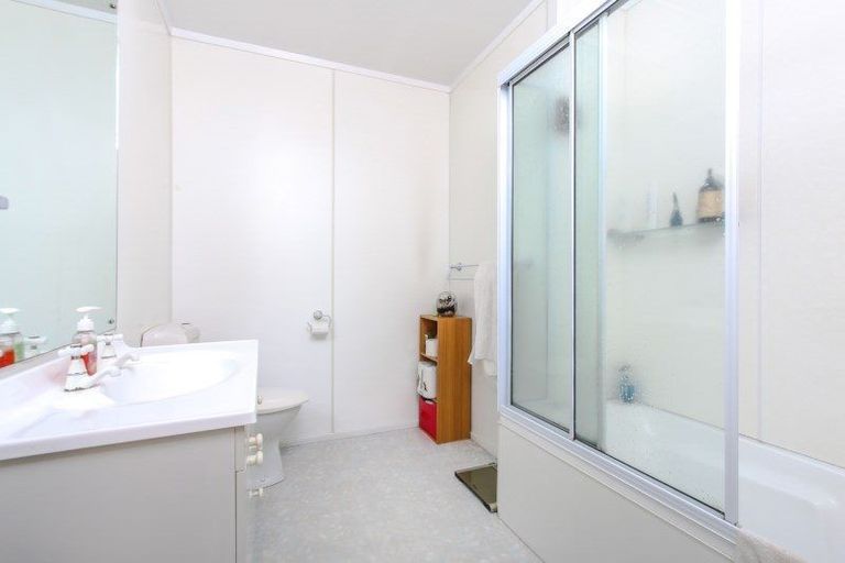 Photo of property in 2/30 Harwood Road, Mount Wellington, Auckland, 1060