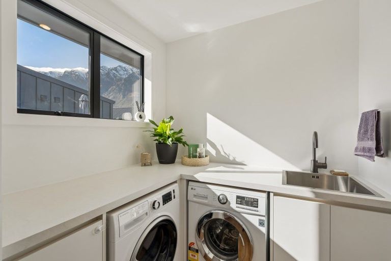 Photo of property in 39 Drysdale Road, Jacks Point, 9371
