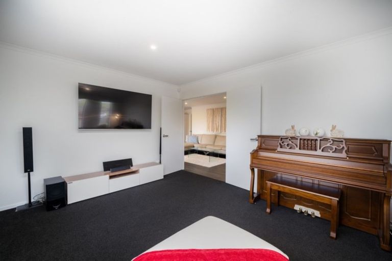 Photo of property in 32 Bob Carter Place, Welcome Bay, Tauranga, 3175
