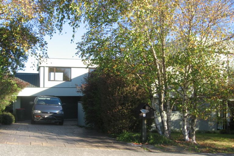 Photo of property in 22 Joseph Banks Drive, Whitby, Porirua, 5024