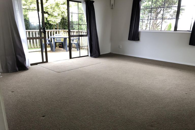 Photo of property in 9 Denarius Lane, Glendene, Auckland, 0602