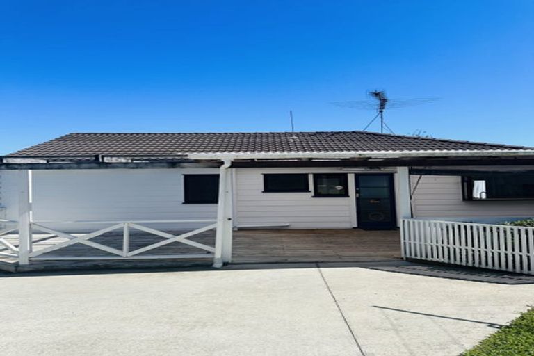 Photo of property in 50 Athena Drive, Totara Vale, Auckland, 0629