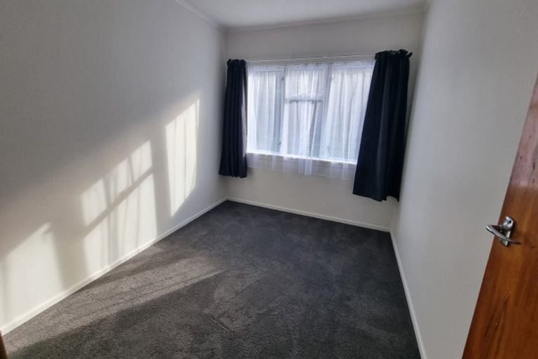 Photo of property in 34 Tiroroa Avenue, Te Atatu South, Auckland, 0610