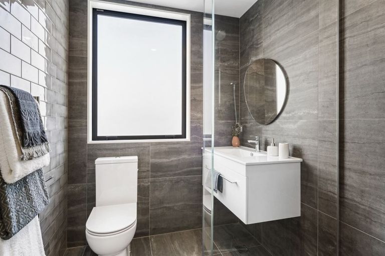 Photo of property in 2 Ocean Breeze Avenue, Hobsonville, Auckland, 0616