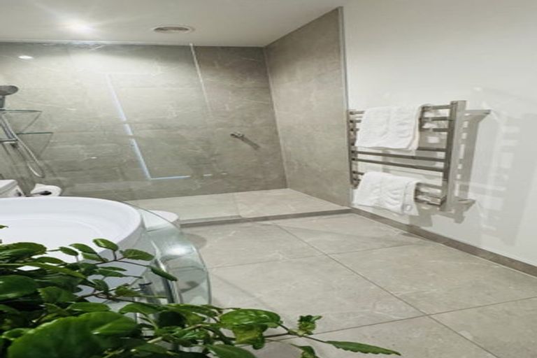 Photo of property in 1/324 Beach Road, Campbells Bay, Auckland, 0630