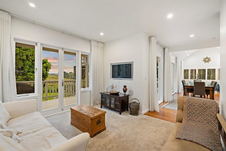 Photo of property in 298 Rimmer Road, Helensville, 0875