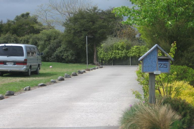 Photo of property in 2/25 Robinson Terrace, Rangatira Park, Taupo, 3330