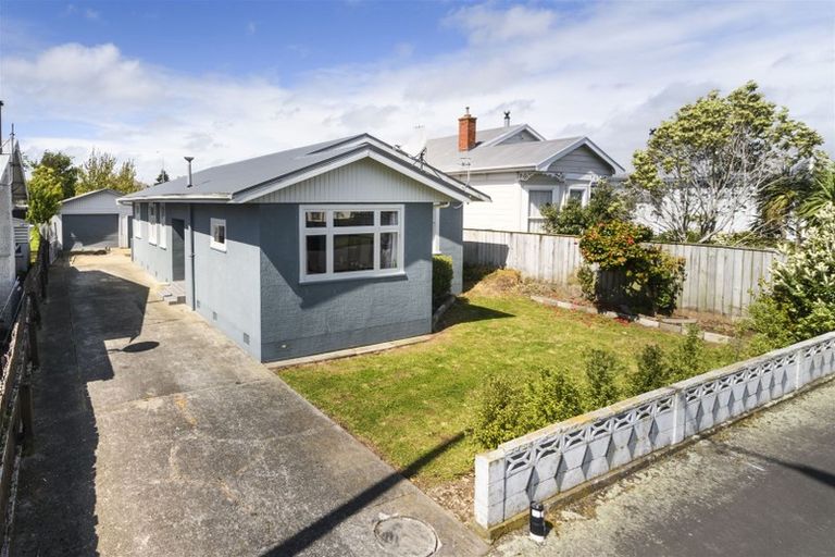 Photo of property in 15 Waldegrave Street, Palmerston North, 4410