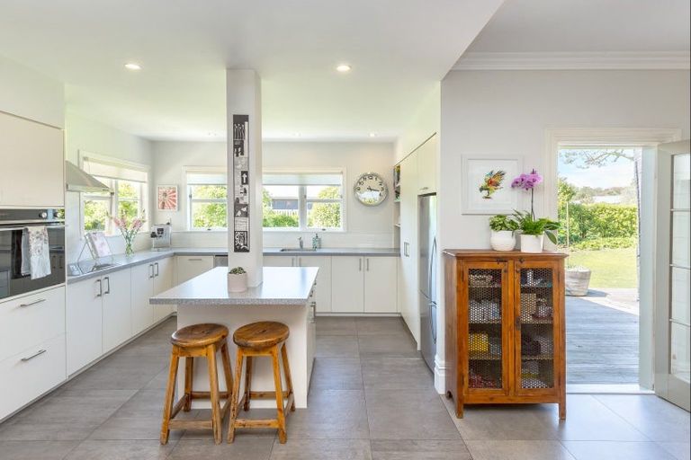 Photo of property in 16 Orchard Road, Greytown, 5712