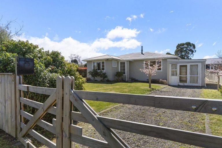 Photo of property in 13 Hilton Road, Carterton, 5713