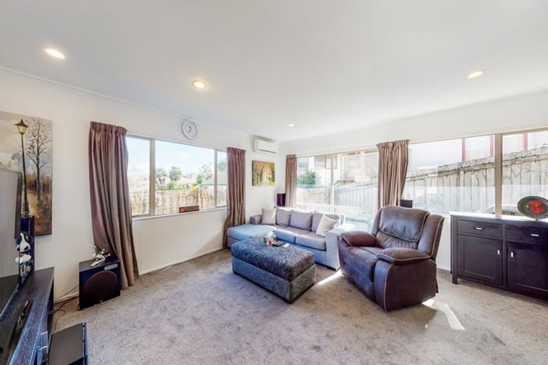 Photo of property in 3/692 Whangaparaoa Road, Stanmore Bay, Whangaparaoa, 0932