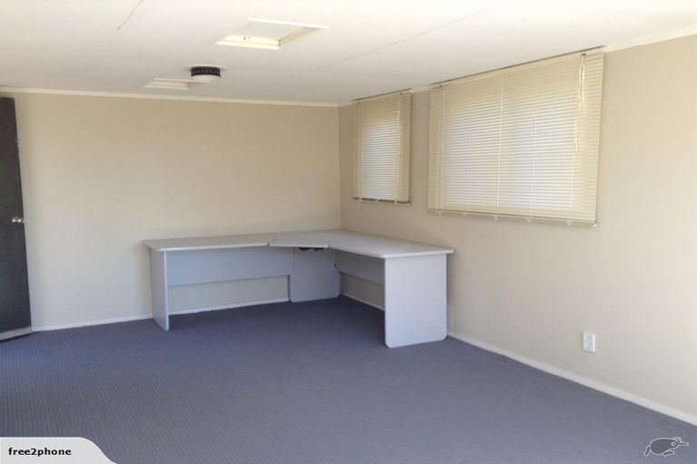 Photo of property in 2/34 Corunna Road, Milford, Auckland, 0620