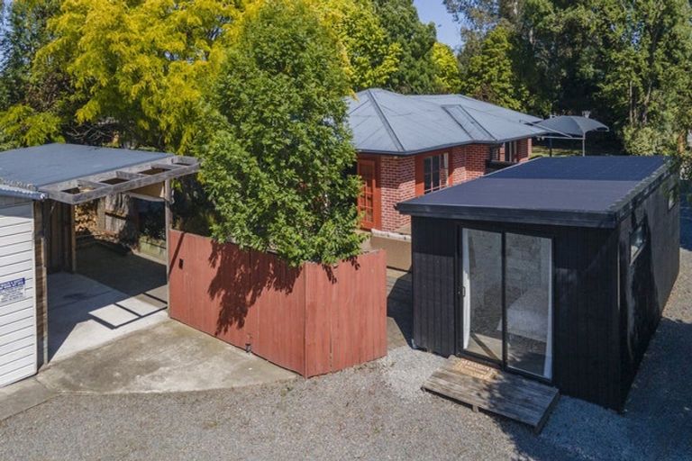 Photo of property in 104 Main North Road, Woodend, 7610