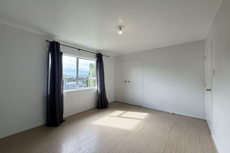 Photo of property in 10 Celeste Place, Totara Vale, Auckland, 0627