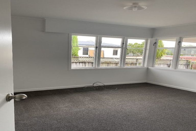 Photo of property in 8 Parker Avenue, New Lynn, Auckland, 0600
