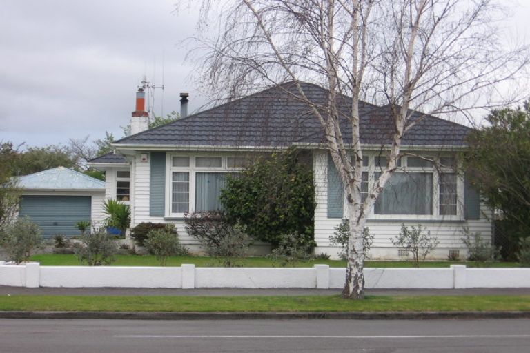 Photo of property in 28 Winston Avenue, Hokowhitu, Palmerston North, 4410