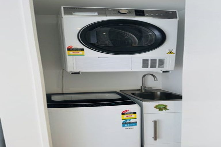 Photo of property in 1/324 Beach Road, Campbells Bay, Auckland, 0630