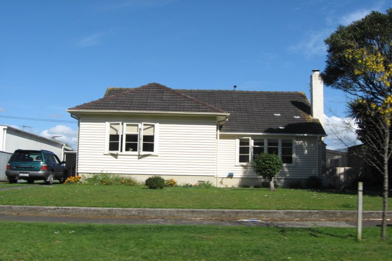 Photo of property in 8 Kaimata Street, Brooklands, New Plymouth, 4310
