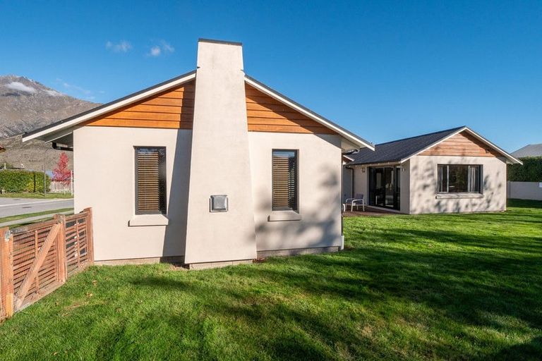 Photo of property in 48 Erskine Street, Lake Hayes, Queenstown, 9304