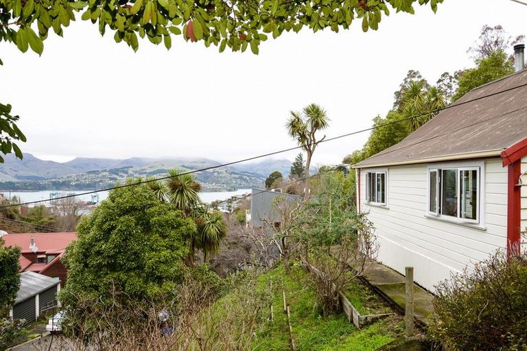 Photo of property in 55 Hawkhurst Road, Lyttelton, 8082